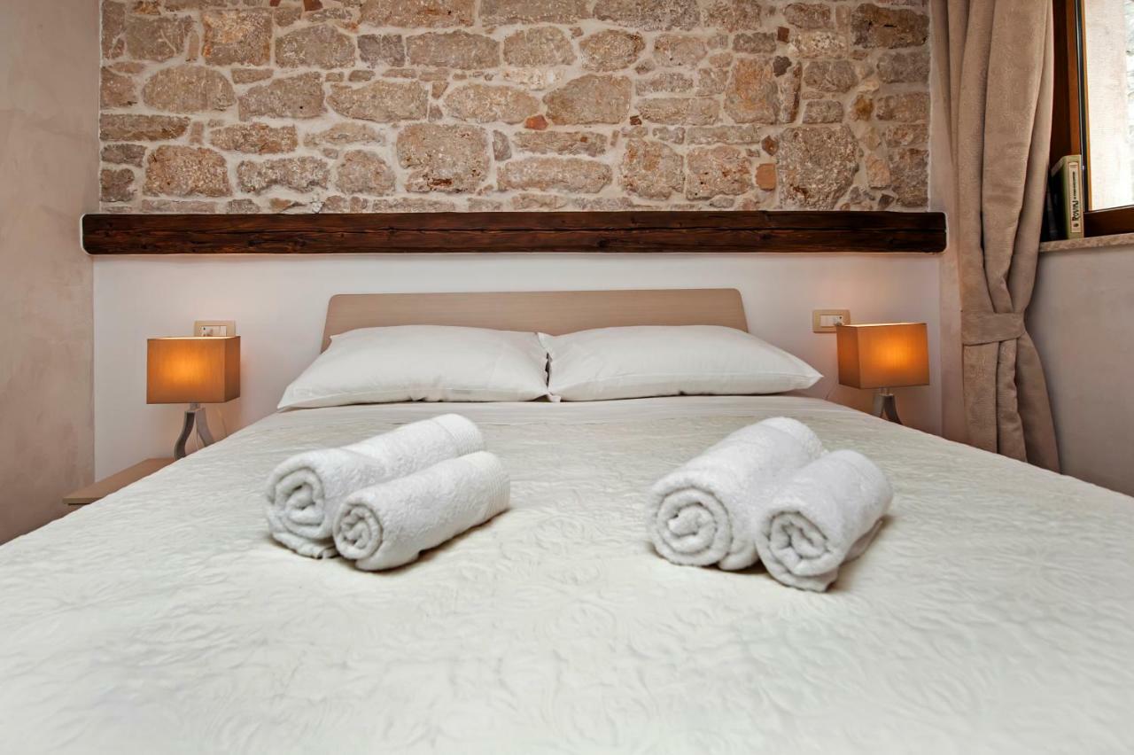 La Fondiaria Hotel Rovinj Bagian luar foto