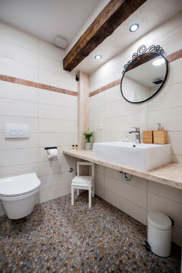 La Fondiaria Hotel Rovinj Bagian luar foto